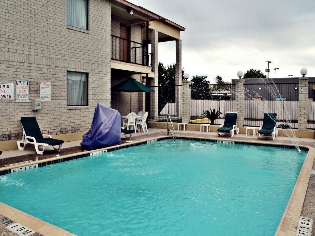 Motel Super 8 By Wyndham San Antonio At I-10 Exteriér fotografie